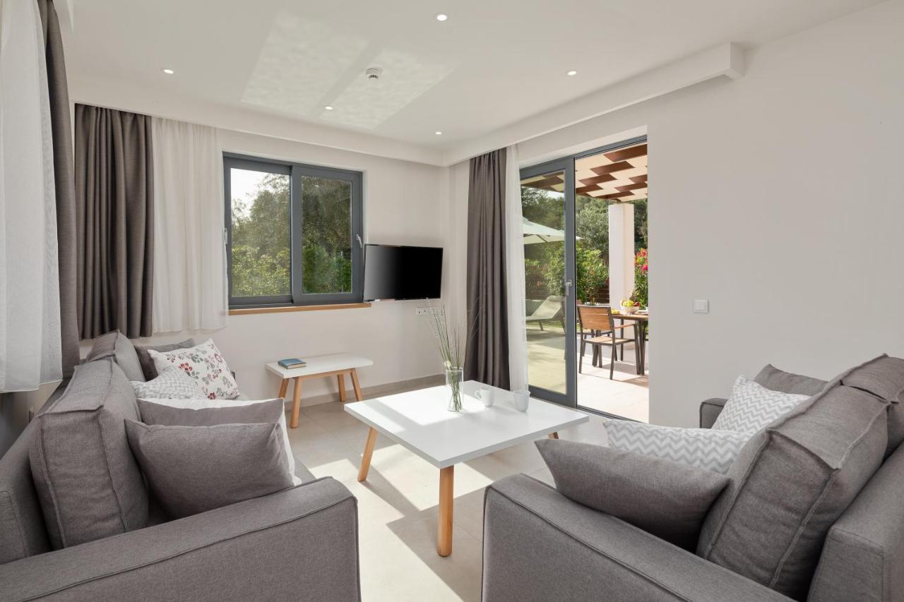 Perithia Suites エクステリア 写真